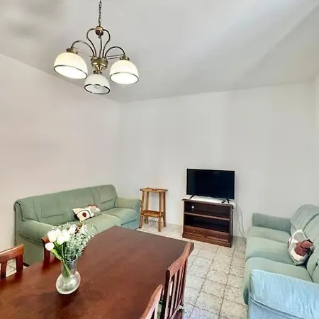 Nura's - Casa Girasole Апартаменты *