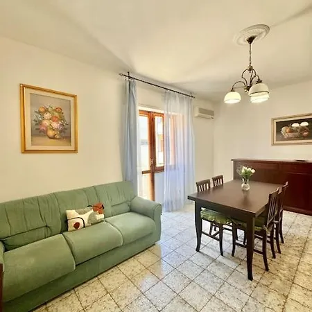 Nura's - Casa Girasole Апартаменты *